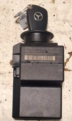Mercedes-Benz C W203 Ignition lock 2035450308 33002104 33002102
