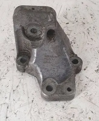 Volvo V70 Engine mounting bracket 8634123