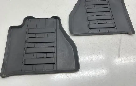 Nissan Navara D23 Rear floor mat KE7584K089 8201704683 8201704681