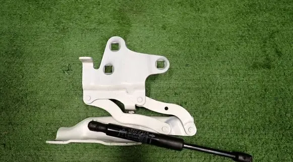 Maserati Grecale Engine bonnet/hood hinges 