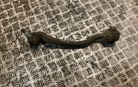 Mercedes-Benz E W212 Front lower control arm/wishbone 2123303011 A2123303011