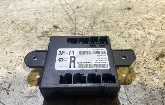 Dodge Challenger Door control unit/module 05035186AE TZD4F354400U5C 2841612804300