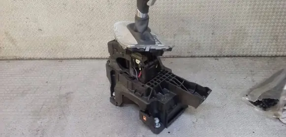 Opel Insignia A Gear shifter/selector 13269698