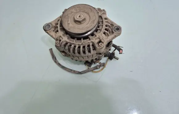 Nissan X-Trail T30 Generator/alternator 231005M310