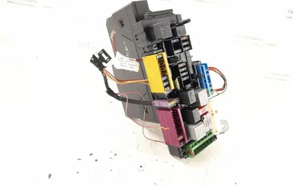 Mercedes-Benz C W204 Fuse box set 2049005003 2049065602
