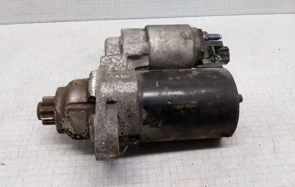 Volkswagen Golf V Starter motor 02T211023 0001120406