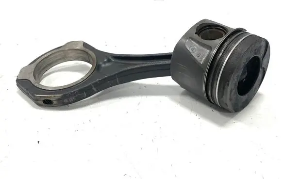 Mercedes-Benz E W211 Piston with connecting rod 8340E