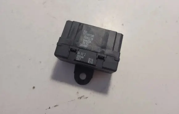 Peugeot 407 Seat heating relay 9638053380
