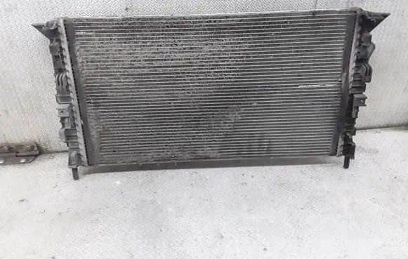 Ford C-MAX I Coolant radiator 3M5H8005TL
