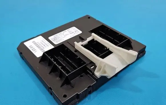 Volkswagen PASSAT B8 Central body control module 5Q0937086AK IMPRK1570816