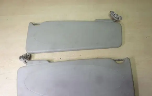 Nissan NV200 Sun visor 568122131 BALDAI982