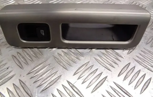 Volvo V50 Quarter vent window switch 