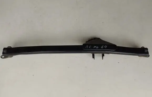 Volvo XC70 Engine mounting bracket P30671357 8666205