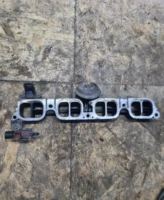Toyota Avensis T250 Other engine bay part