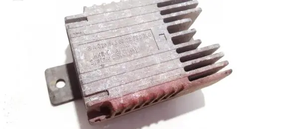 Mercedes-Benz A W168 Coolant fan relay A0235456832 ES6300