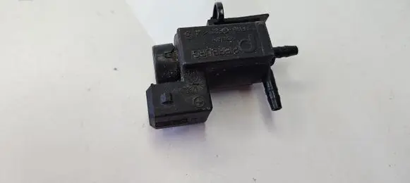 BMW 5 F10 F11 Turbo solenoid valve 7810831 70231800 11T195