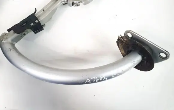 Volkswagen PASSAT B6 Tailgate/trunk/boot hinge 3c5827301