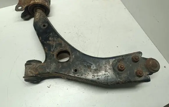 Volvo S40 Front lower control arm/wishbone 