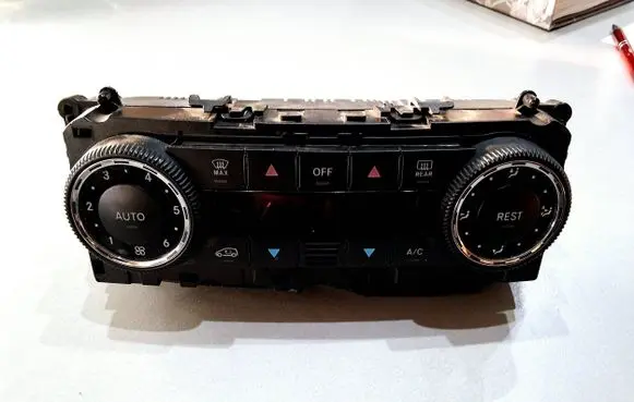 Mercedes-Benz B W245 Climate control unit A1698302085 69840005 0708271C