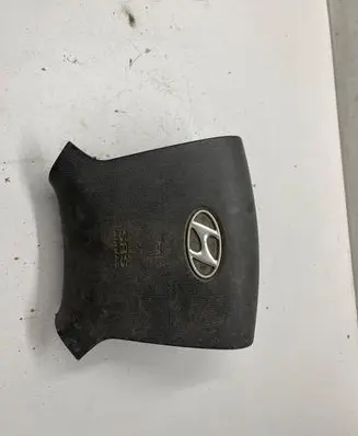 Hyundai Sonata Steering wheel airbag