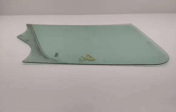 Nissan NV400 Front door window glass four-door