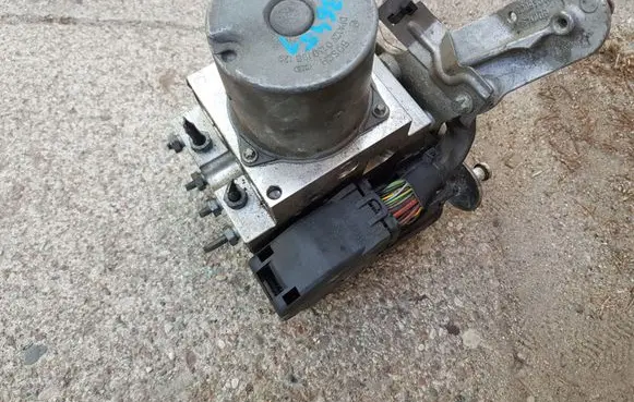 Mercedes-Benz E W211 ABS Pump 2114312812 NE36451