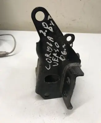 Toyota Corolla Verso AR10 Engine mount bracket