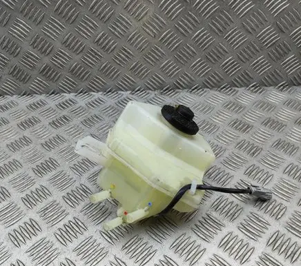 Toyota Prius+ (ZVW40) Brake fluid reservoir 4722047070
