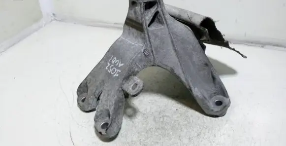 Audi A4 S4 B8 8K Engine mounting bracket