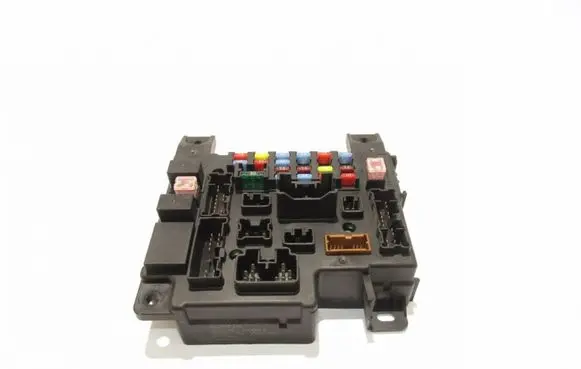 Peugeot 4007 Fuse module 8637A319