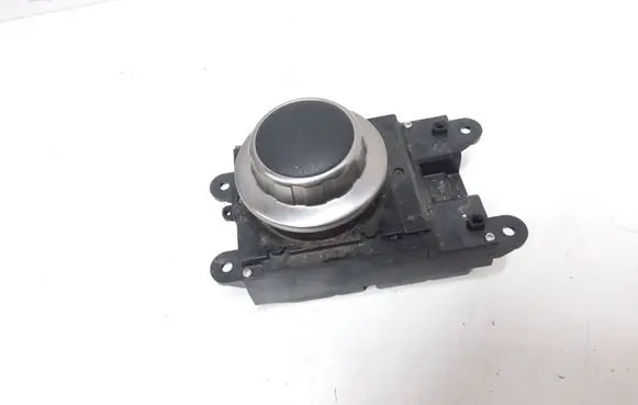 Multifunctional control switch/knob