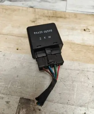 Hyundai Tucson JM Window wiper relay 954202E500