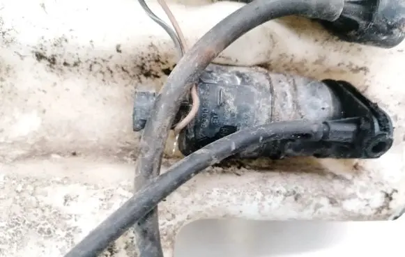 Renault Espace II Windscreen/windshield washer pump