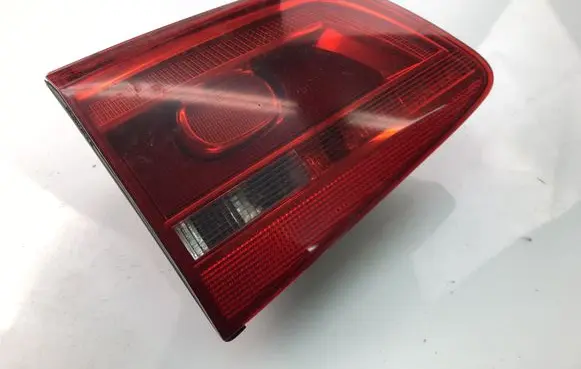 Volkswagen Touran II Rear/tail lights 1T0945093
