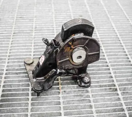 Toyota RAV 4 (XA40) Gearbox mount 1T086102