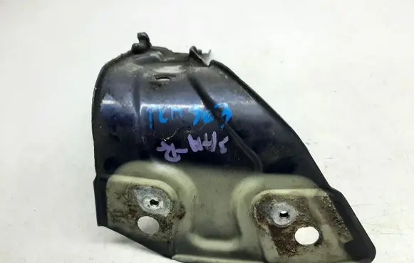 Volkswagen PASSAT B7 Fender mounting bracket 3AA821142