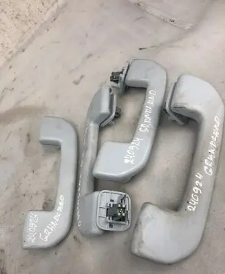 Opel Grandland X A set of handles for the ceiling 