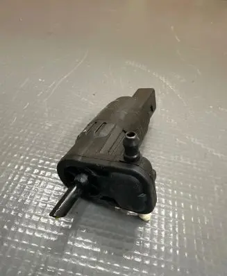 Skoda Fabia Mk4 (6VA) Windscreen/windshield washer pump 1K6955651