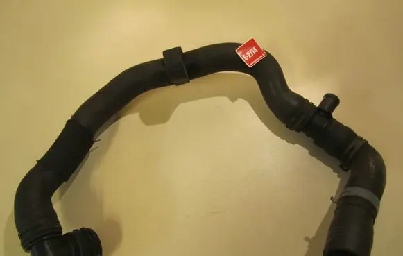 Volkswagen PASSAT CC Engine coolant pipe/hose 3AA122051A