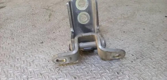 Nissan Note (E12) Rear door lower hinge