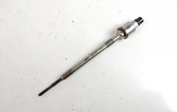 Opel Astra J Glow plug 55579436 136V02