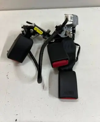 Mazda 3 III Rear seatbelt buckle