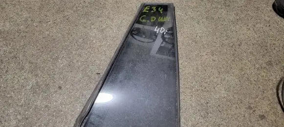BMW 5 E34 Rear vent window glass 51348120346