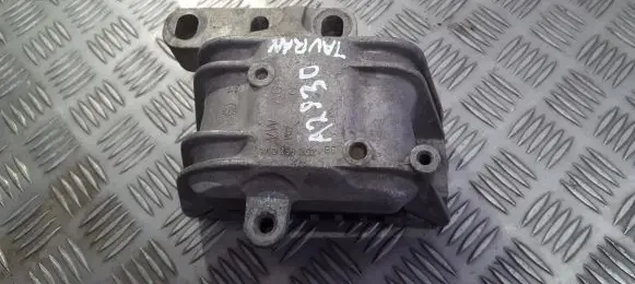 Volkswagen Touran I Engine mount bracket 1K0199262BB 3618372