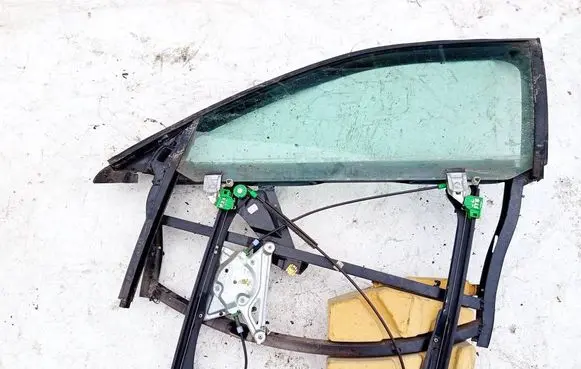 Audi A4 S4 B5 8D Front door window/glass frame 8d0837753