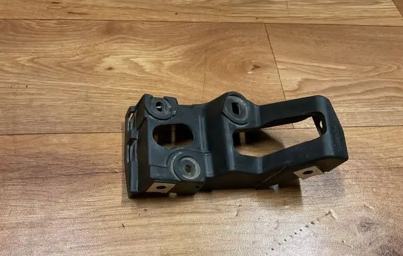 Audi A4 S4 B7 8E 8H Fender mounting bracket 8E0853922D