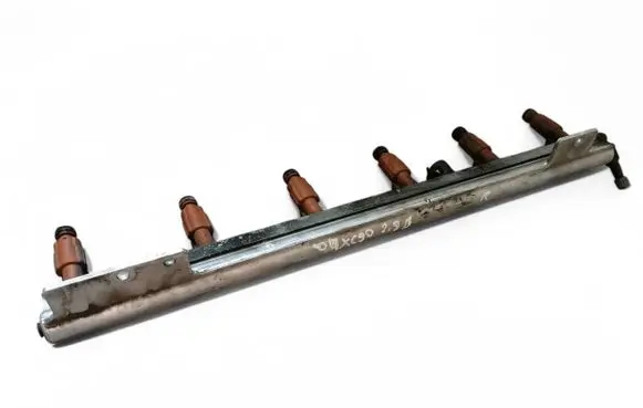 Volvo XC90 Fuel main line pipe 9186340
