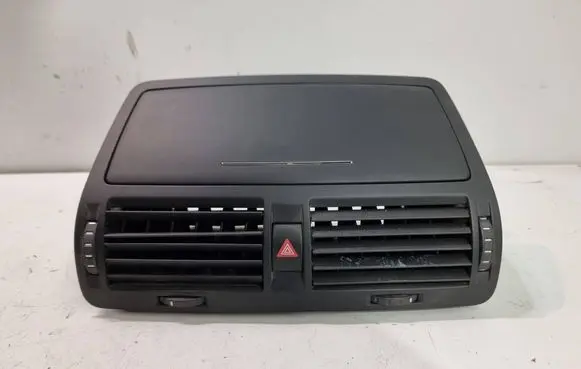 Skoda Octavia Mk2 (1Z) Dash center air vent grill 1Z0820951