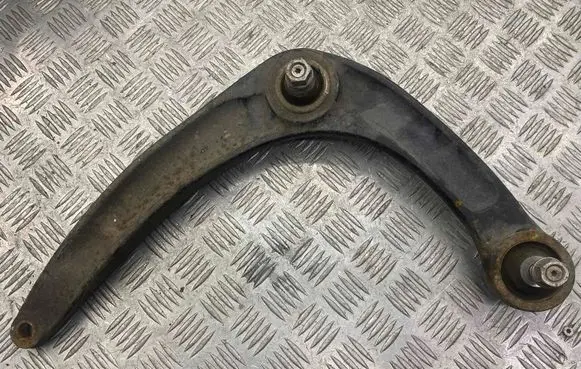 Peugeot 308 Front lower control arm/wishbone 833547