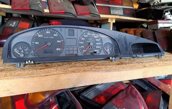 Audi A6 S6 C4 4A Speedometer (instrument cluster) 4A1919033H